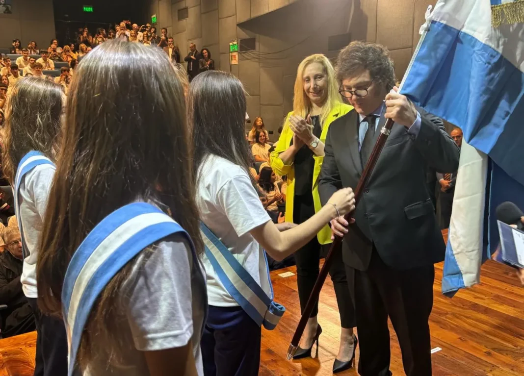 Milei-escuela-1068x767