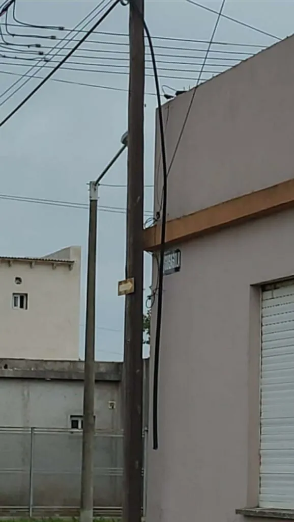 Robo-de-cables-578x1024