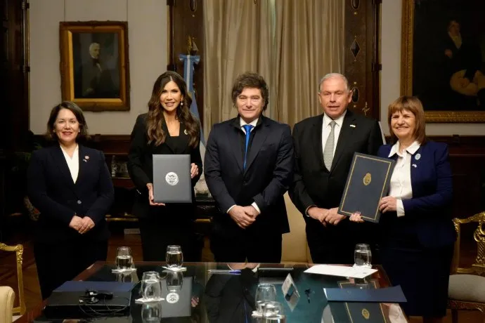javier-milei-kristi-noem-patricia-bullrich-gerardo-werthein