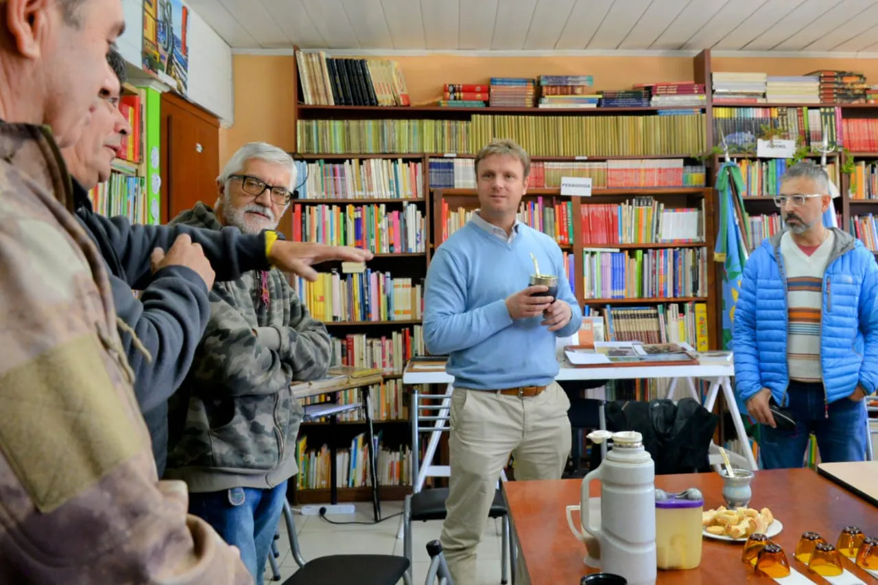 Visita-Biblioteca-Crucero-Gral-Belgrano-3