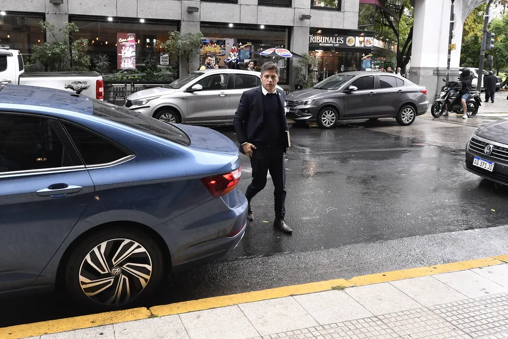 kicillof-auto (1)
