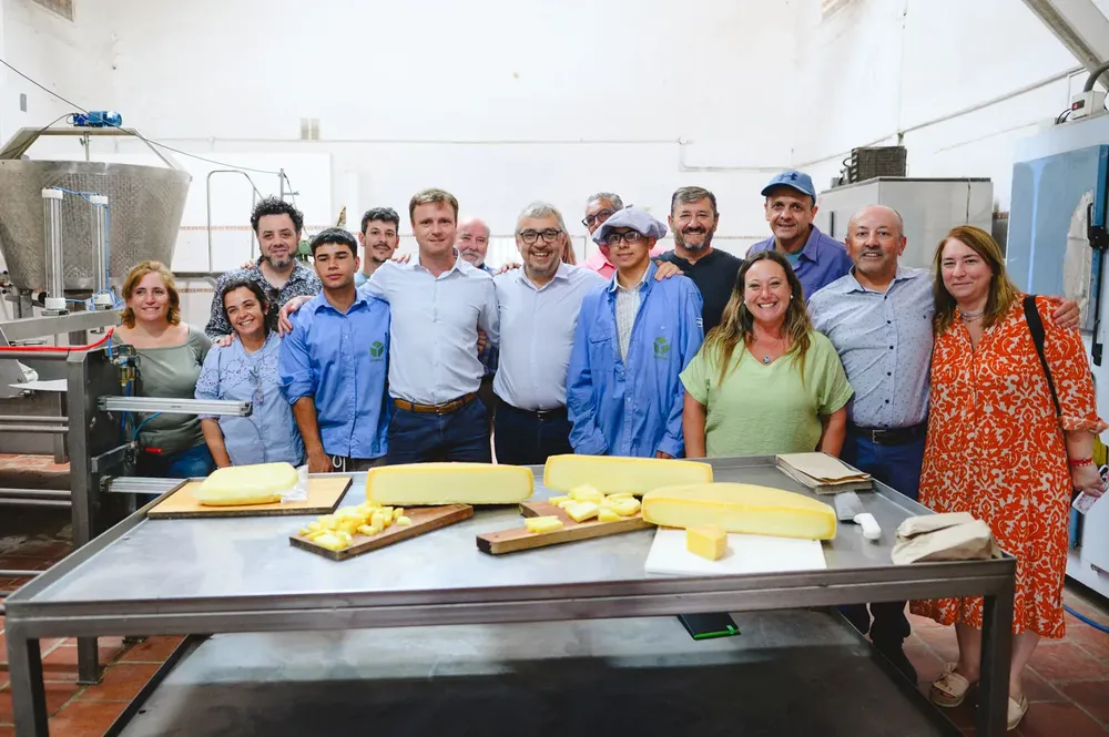 Equipamiento-Escuela-Agraria-1