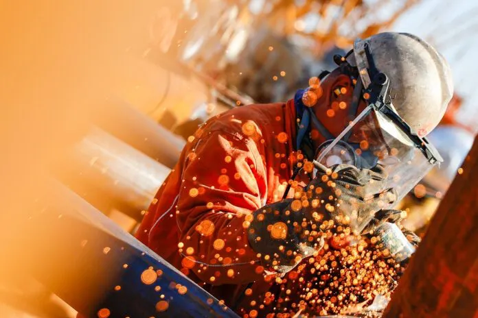 trabajador-industria-696x464