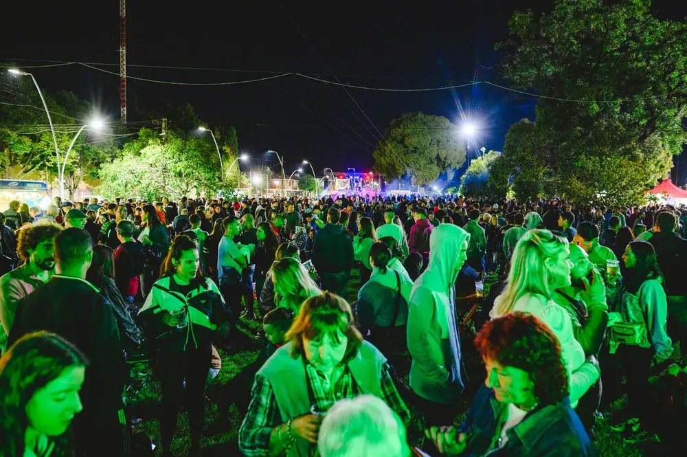 b6033fb9-e135-43ee-ae48-2688ac599a5c