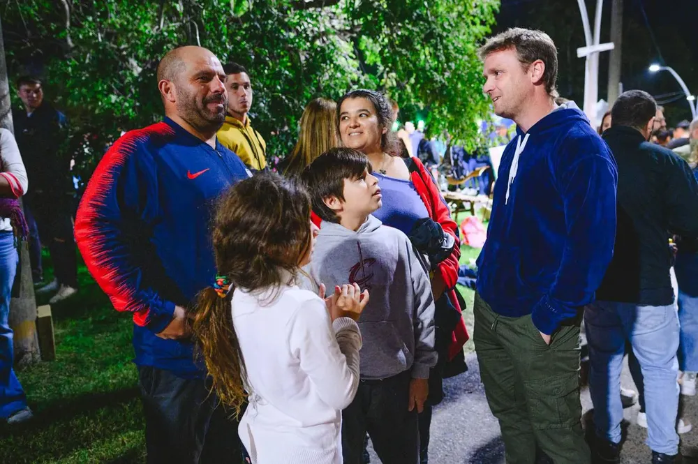 19e41ed8-1856-4a3a-8d35-ad1009139f8c